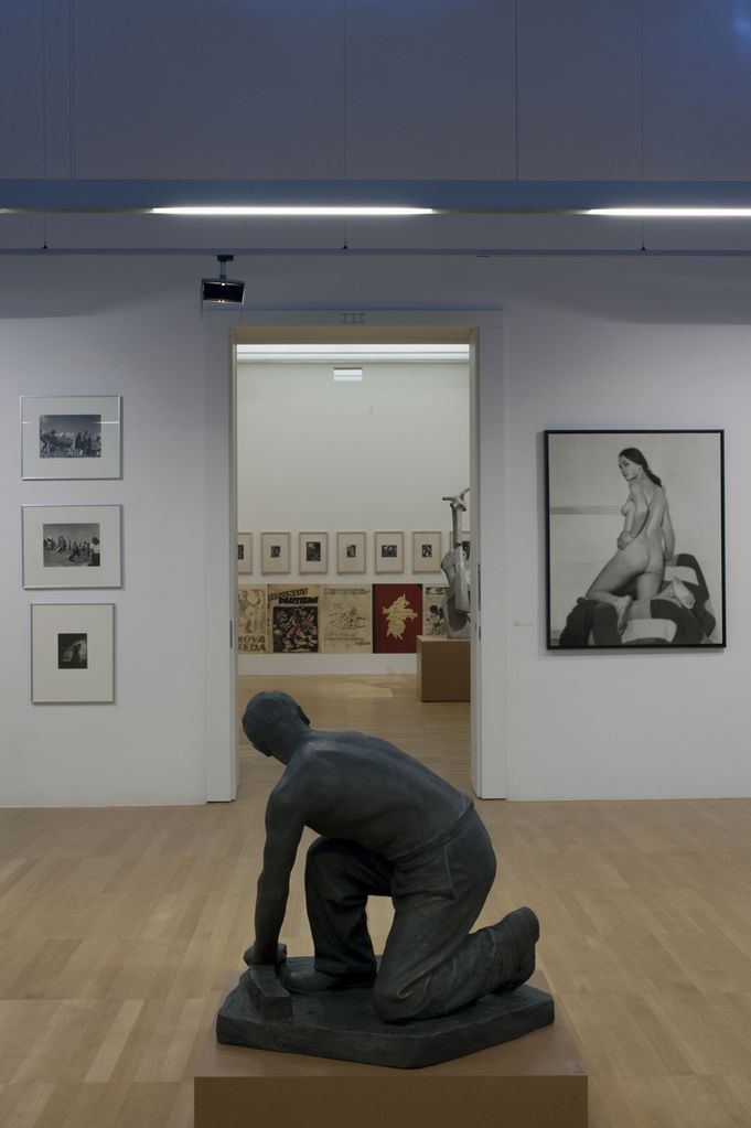 File:Moderna galerija 2011 Interior Photo Dejan Habicht.jpg