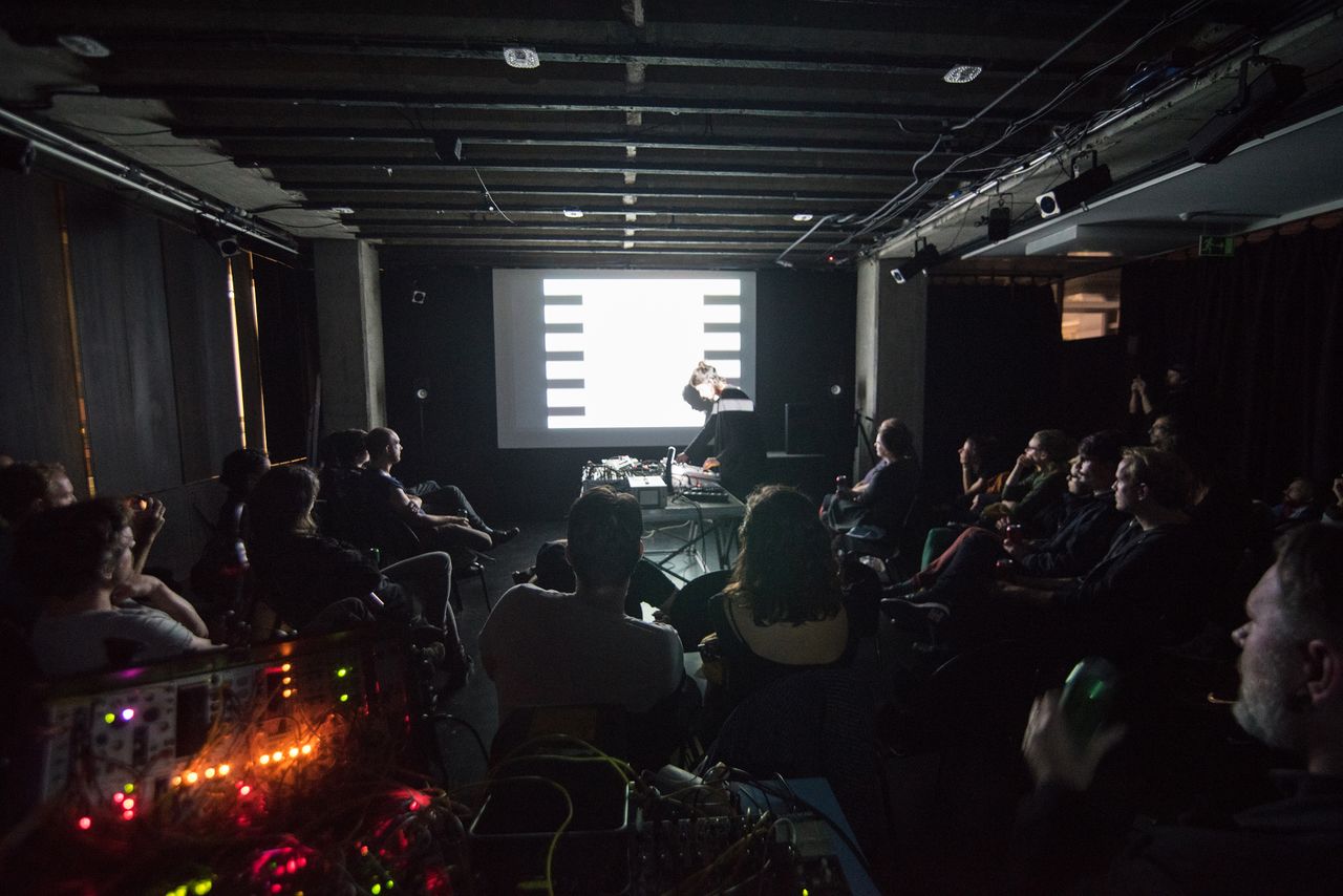 File:Osmoza 2018 Vector Hack Festival Photo Katja Goljat.jpg