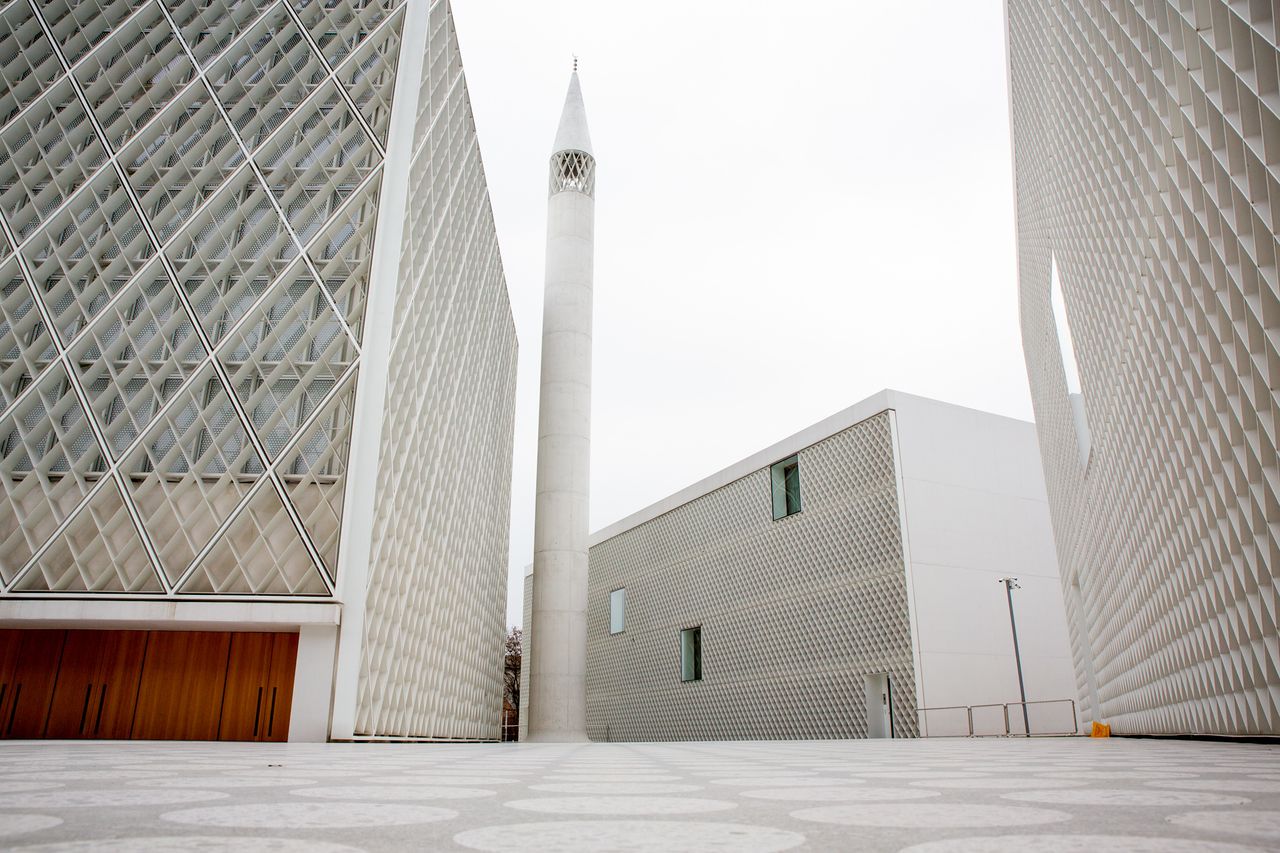 File:Bevk Perovic Arhitekti 2021 Islamic Religious and Cultural Centre Photo Kaja Brezocnik (11).jpg