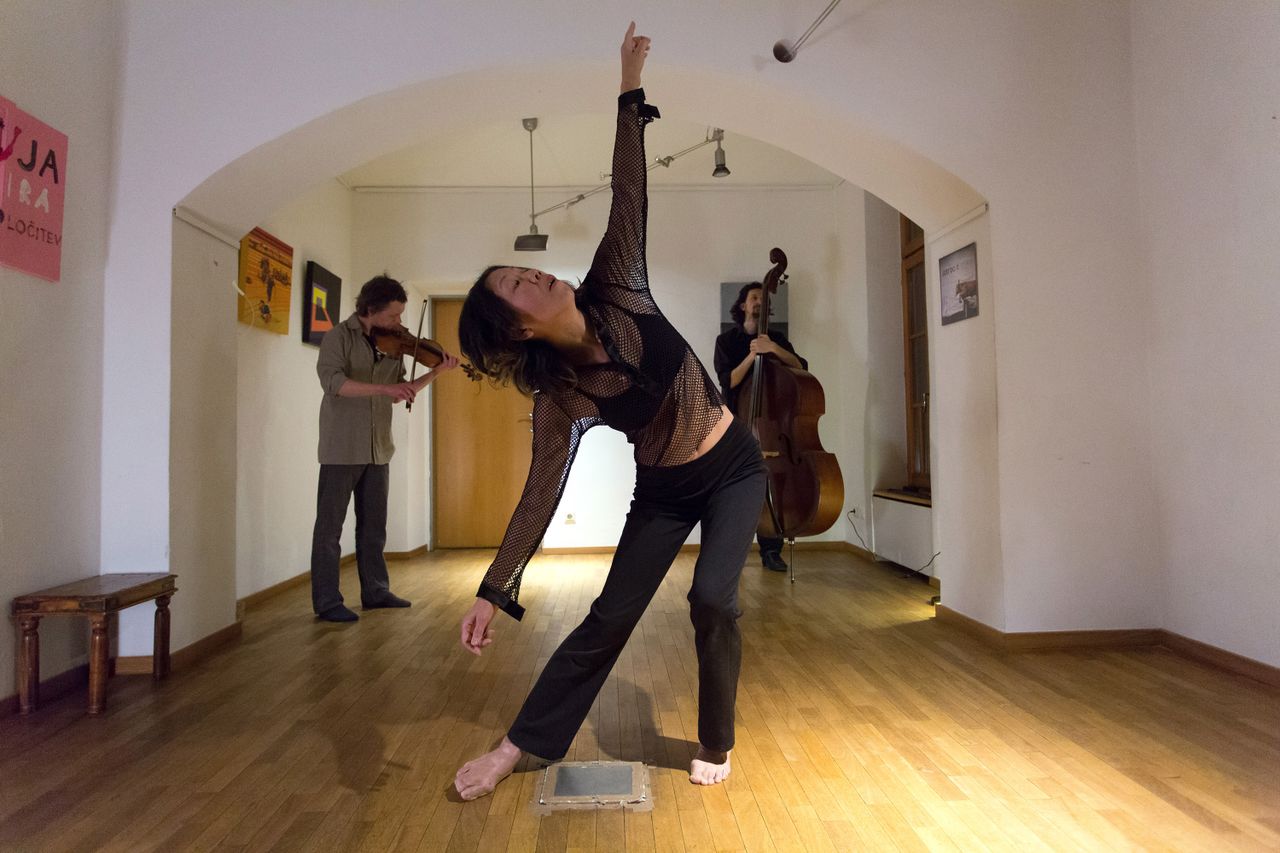 File:Asylum Studio 2016 Naoko Mashiba residency dance concert Photo Nada Zgank.jpg