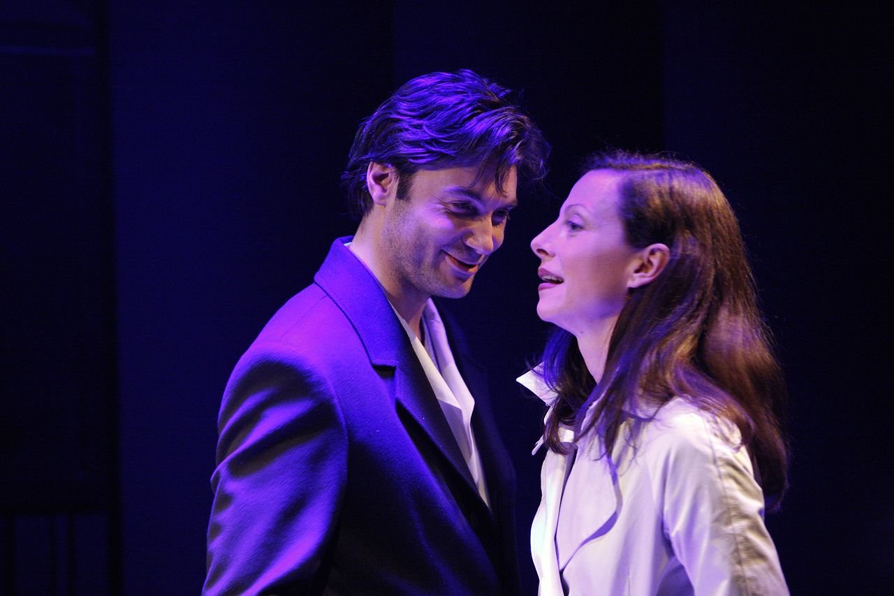 File:Maribor Theatre Festival 2009 Closer Photo Ivan Vinovrski.jpg