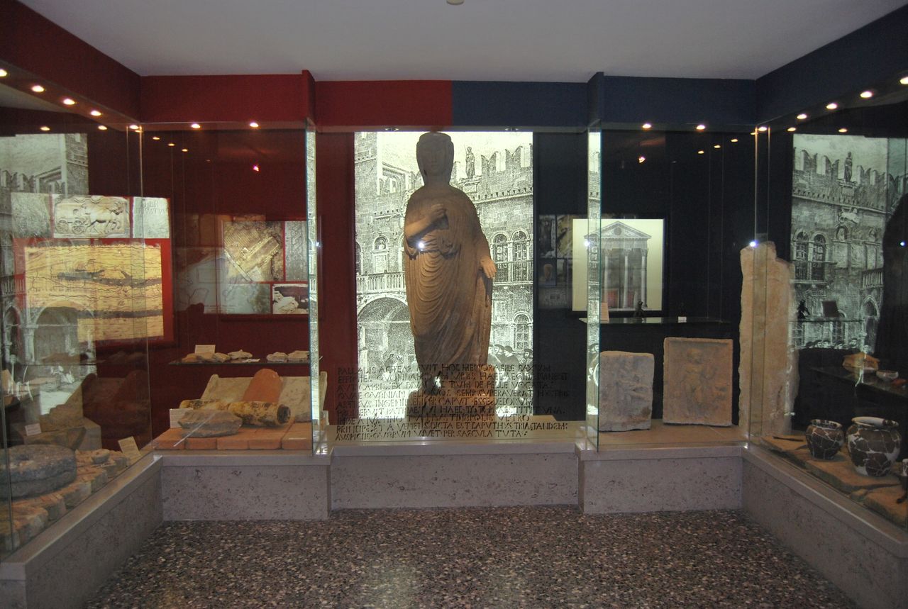 File:Koper Regional Museum 2009 Archaeology collection.jpg