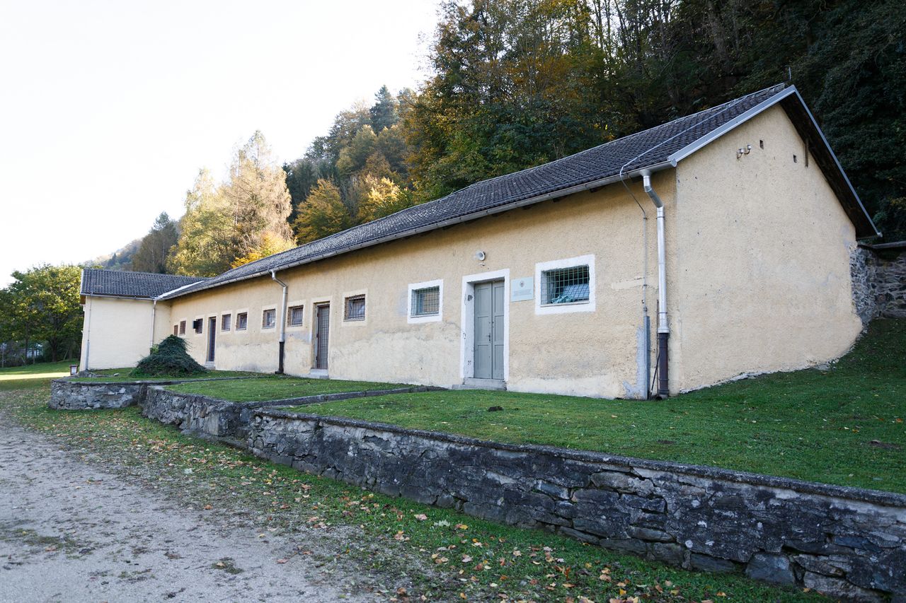 File:Bukovje Manor House 2019 Military room with accommodation Photo Kaja Brezocnik.jpg