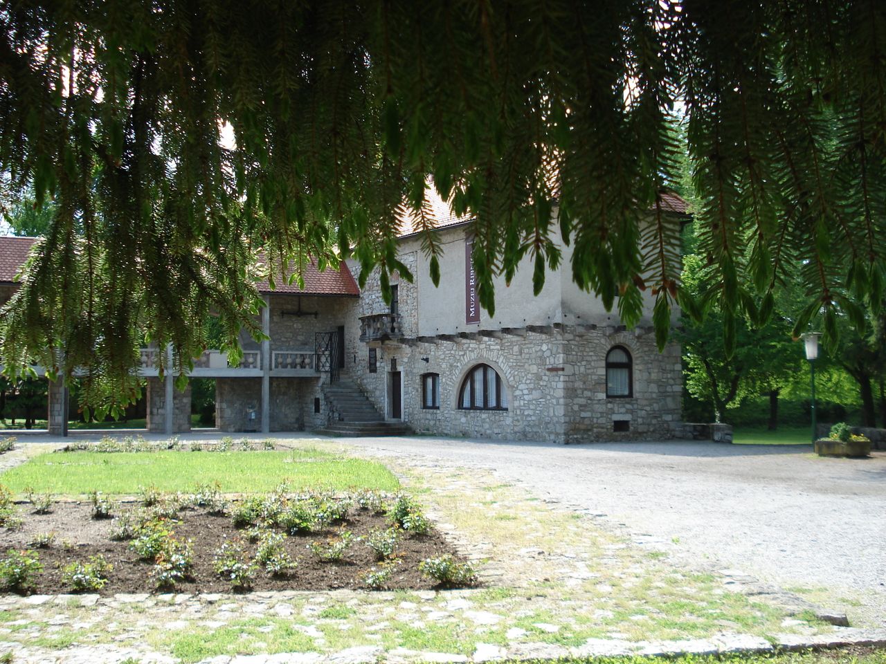 Ribnica Castle 2012 Museum of Ribnica.JPG