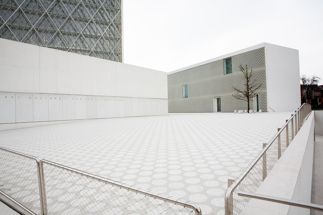 File:Bevk Perovic Arhitekti 2021 Islamic Religious and Cultural Centre Photo Kaja Brezocnik (3).jpg