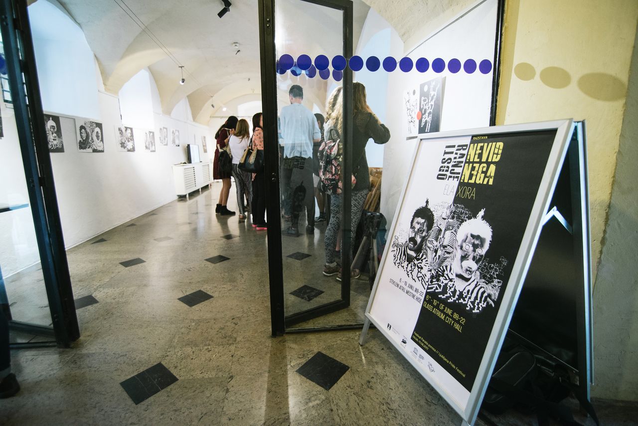 File:City Hall Atria 2017 exhibition Photo Katja Goljat.jpg