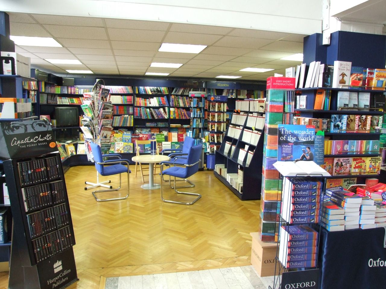 File:Mladinska knjiga Bookstores 2005 Oxford Centre.jpg
