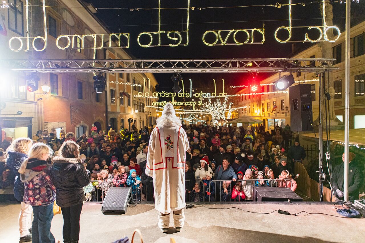 File:Loka in the Snow Festival 2023 Grandpa Frost Photo Anja Strojan.jpg