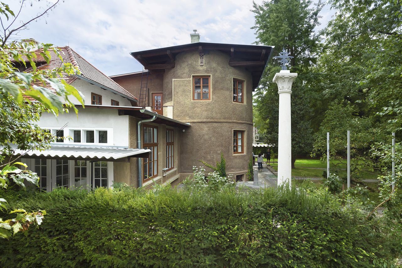 Plecnik House 2015 exterior.jpg