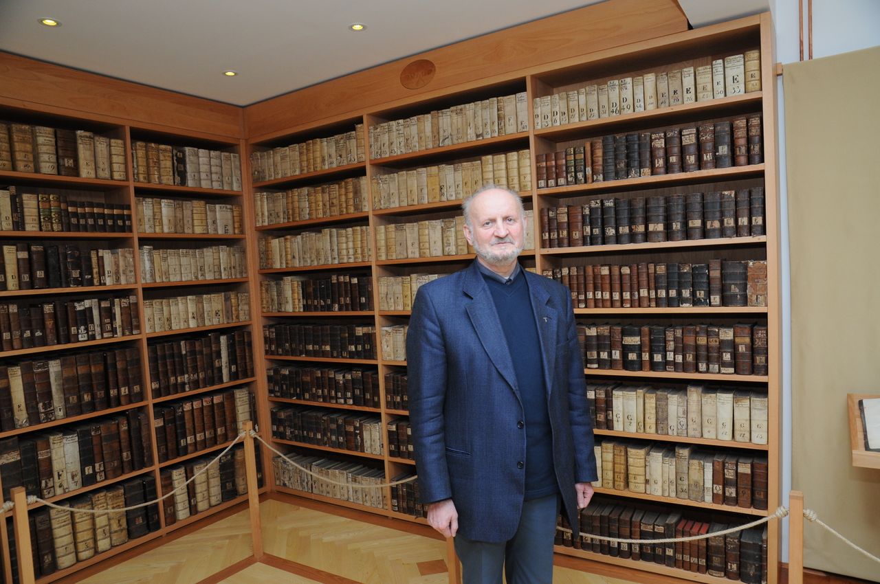 File:Capuchin Monastery Archives and Library 2008 Metod Benedik.jpg