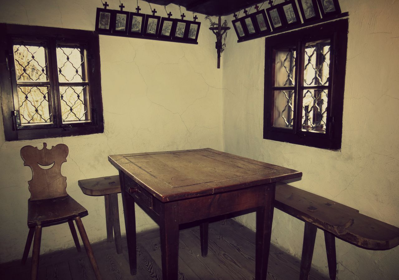 File:Birthplace of Fran Saleski Finzgar 2016 interior.jpg