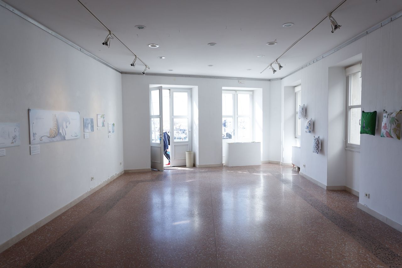 File:Pecaric Gallery 2020 SELFIE sh ME Photo Kaja Brezocnik (1).jpg