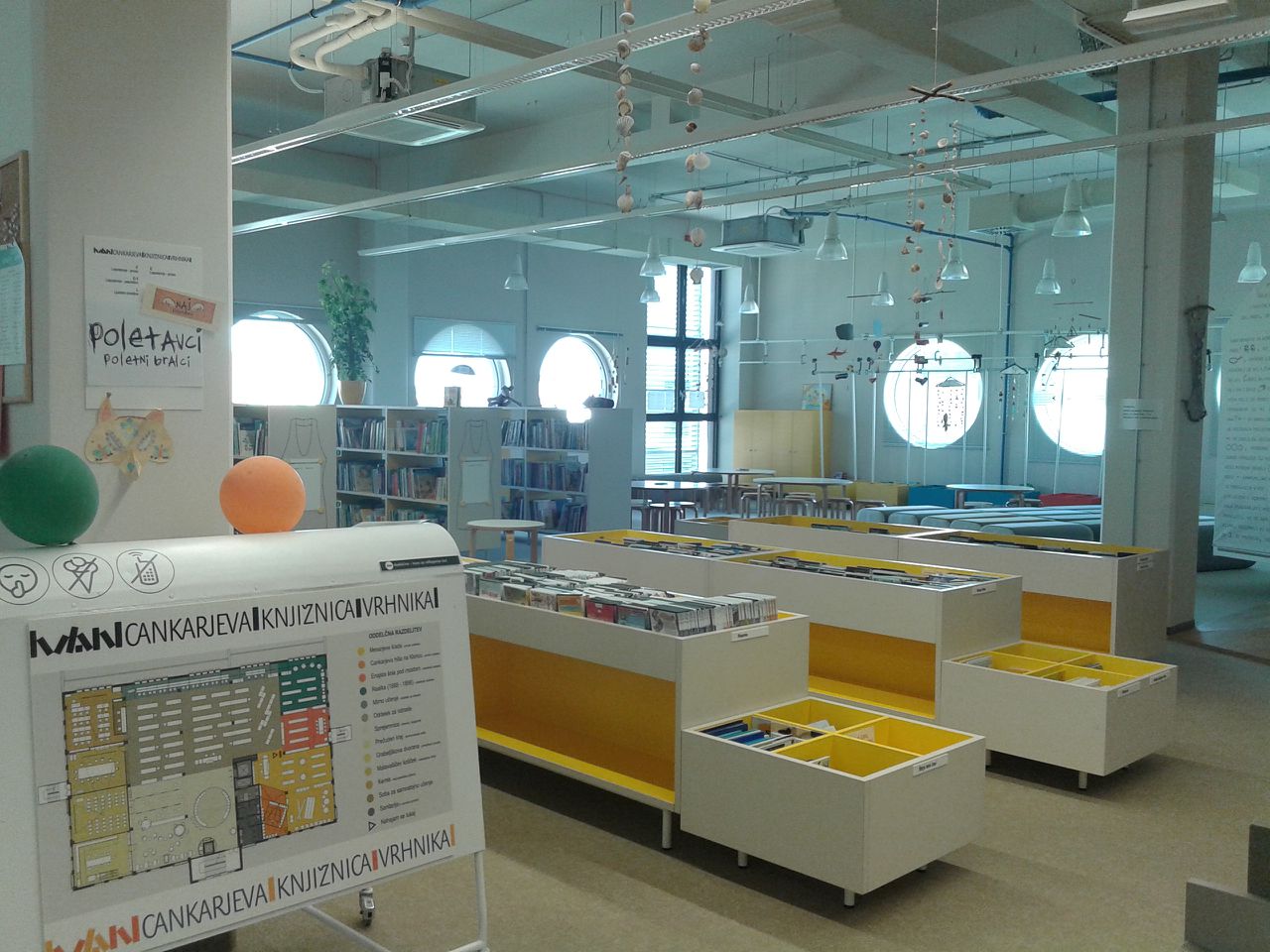 File:Cankar's Library Vrhnika 2016 interior.jpg