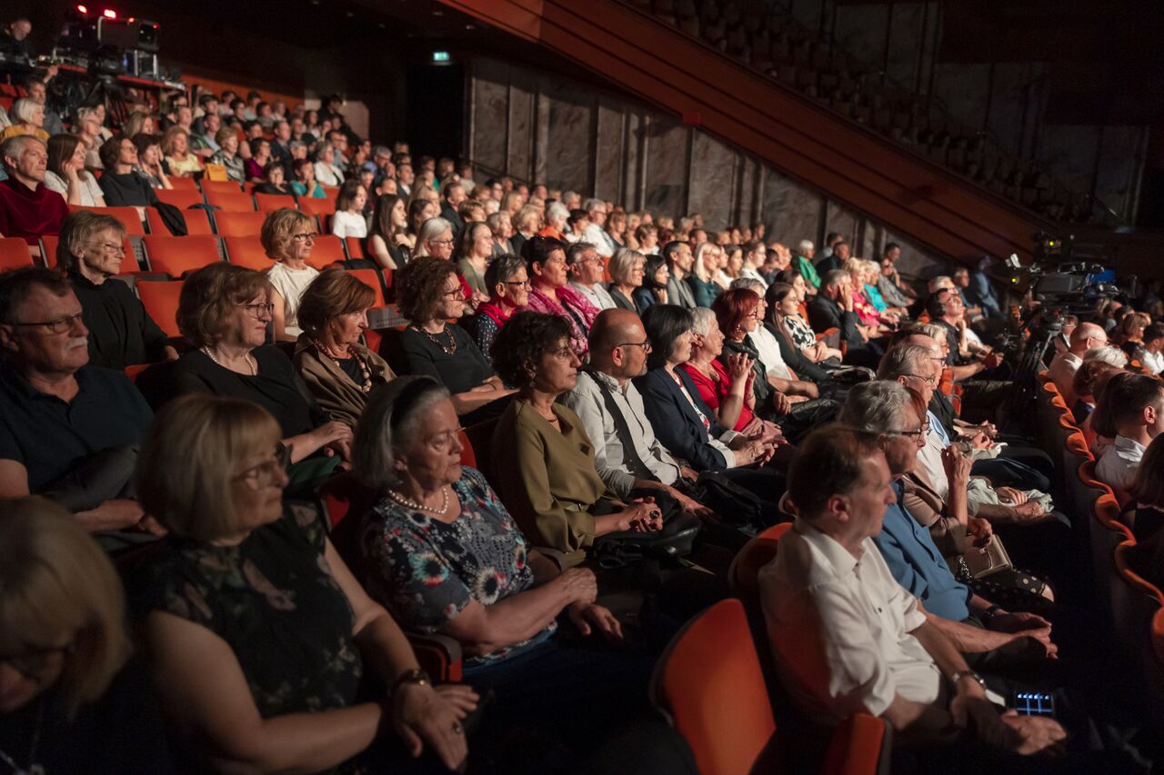 File:Maribor Theatre Festival 2023 Audience at the festival Photo Bostjan Lah.jpg
