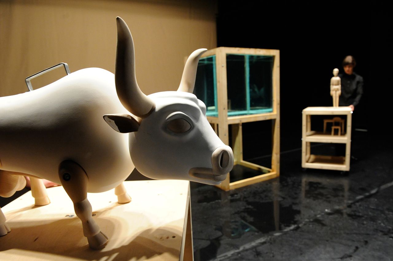 Ljubljana Puppet Theatre GL Konj 2009 Prepovedane ljubezni 03.jpg