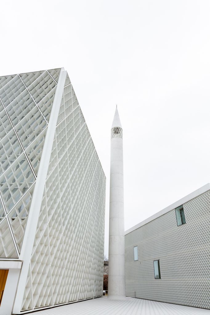 File:Bevk Perovic Arhitekti 2021 Islamic Religious and Cultural Centre Photo Kaja Brezocnik (9).jpg