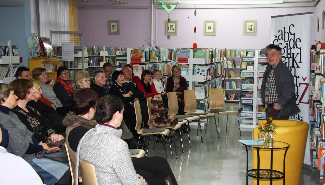 File:Zalec Inter Municipal Central Library 2013 fairy tale marathon.jpg