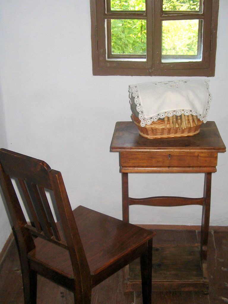 File:Miner's House Idrija 2007 lace making table.JPG