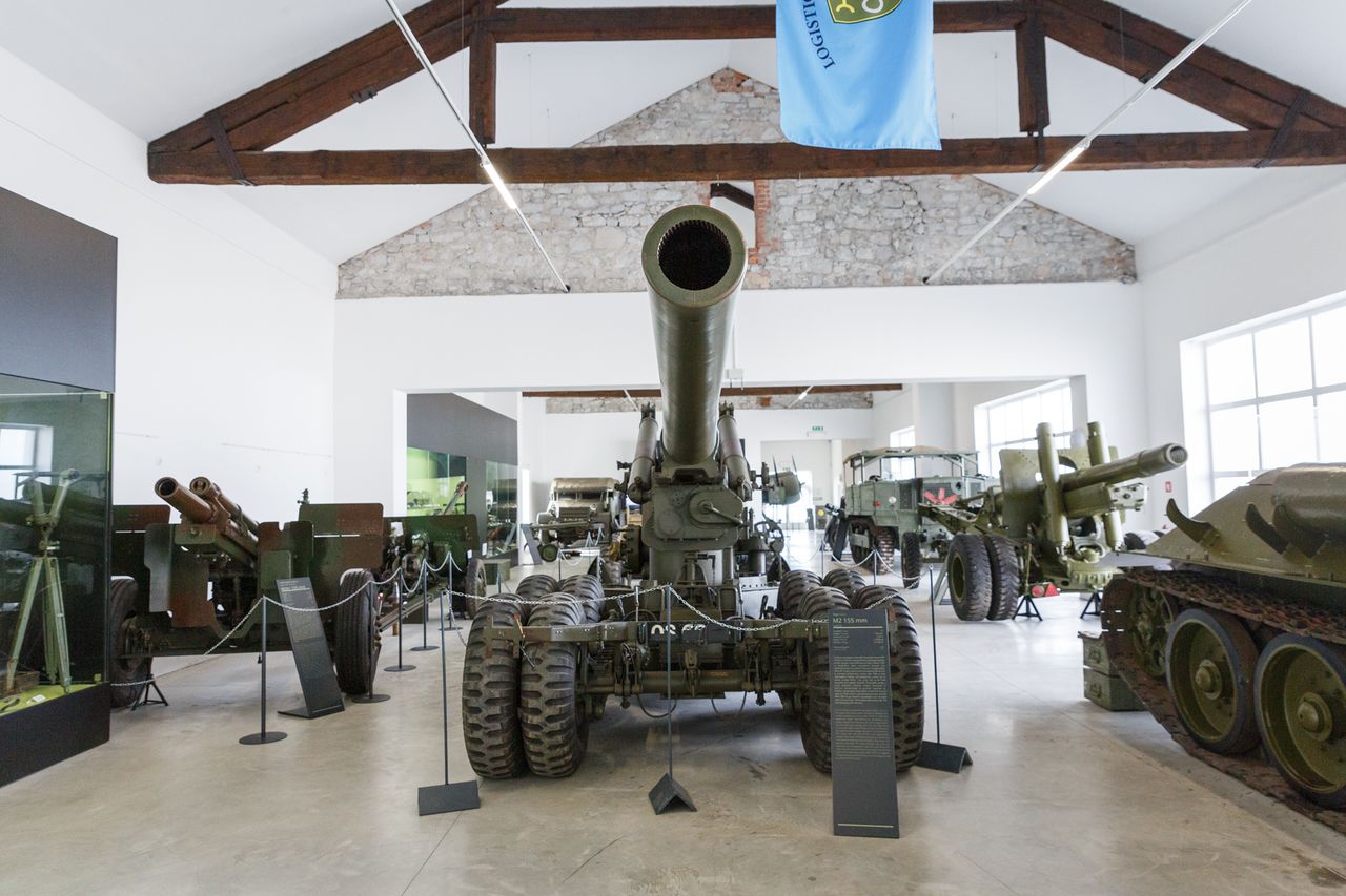 File:Park of Military History Pivka 2020 Anti-tank guns Photo Kaja Brezocnik.jpg