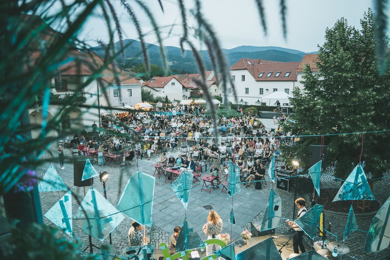 10shots-avg2022-foto-nika-holcl.jpg