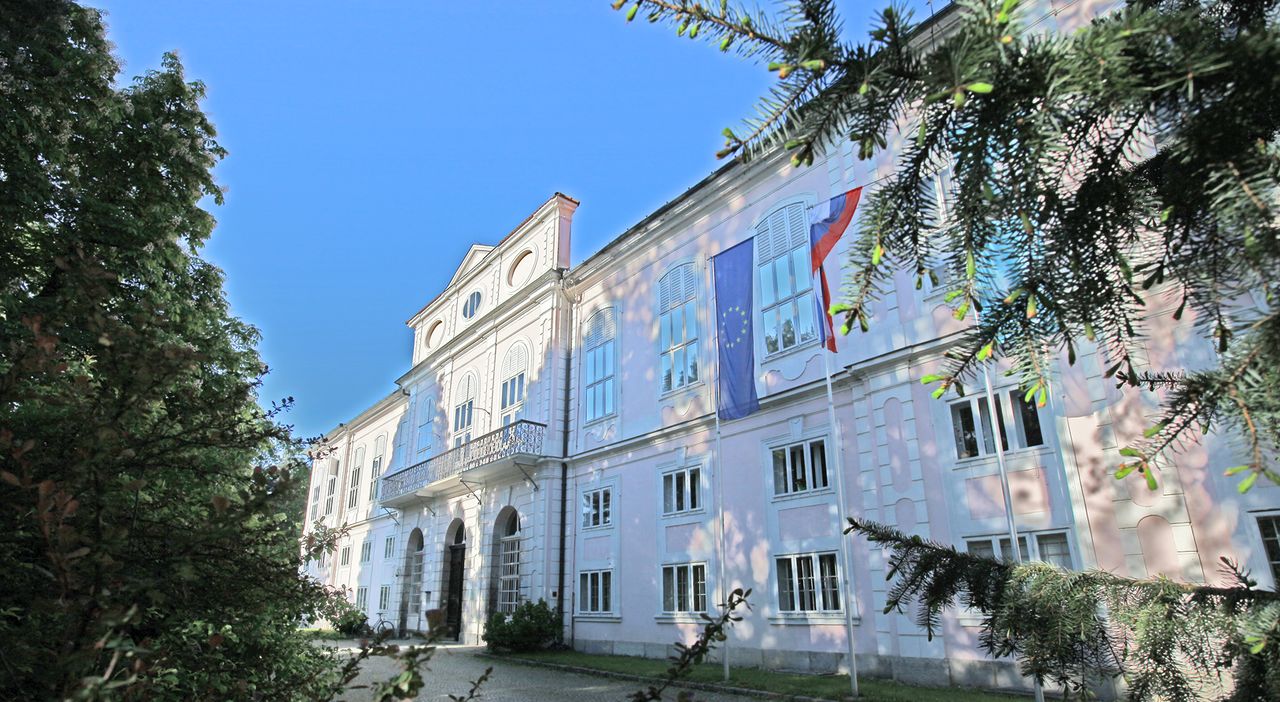File:National Museum of Contemporary History 2013 02.jpg