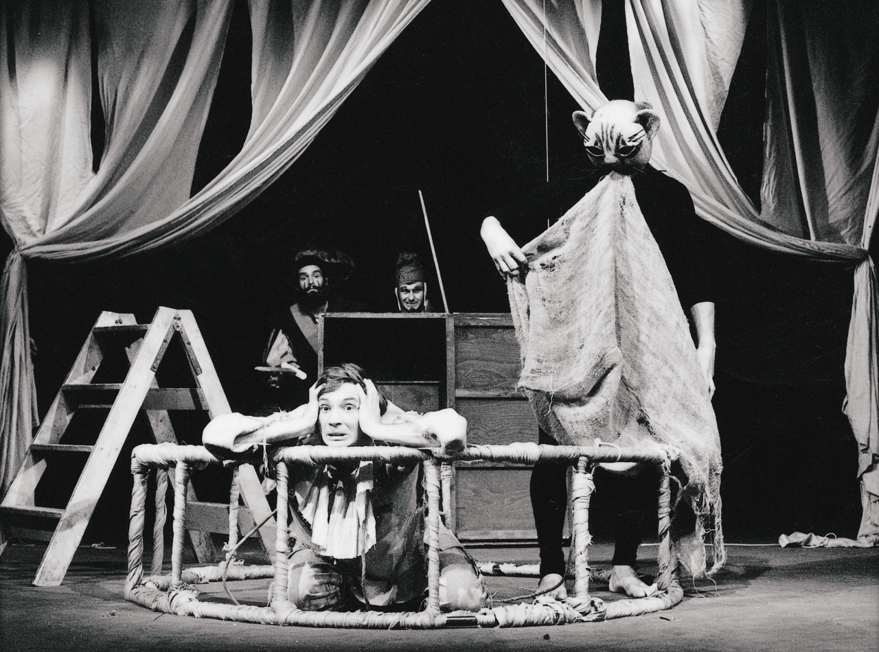 File:Mladinsko Theatre 1973 Androkles in lev.jpg
