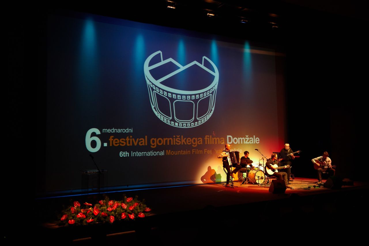 File:Mountain Film Festival 2012 A concert during the opening cermony Photo Iztok Grilc.jpg
