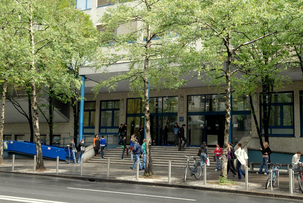 File:Faculty of Arts Ljubljana 2008 Entrance Photo Matjaz Rebolj.JPG