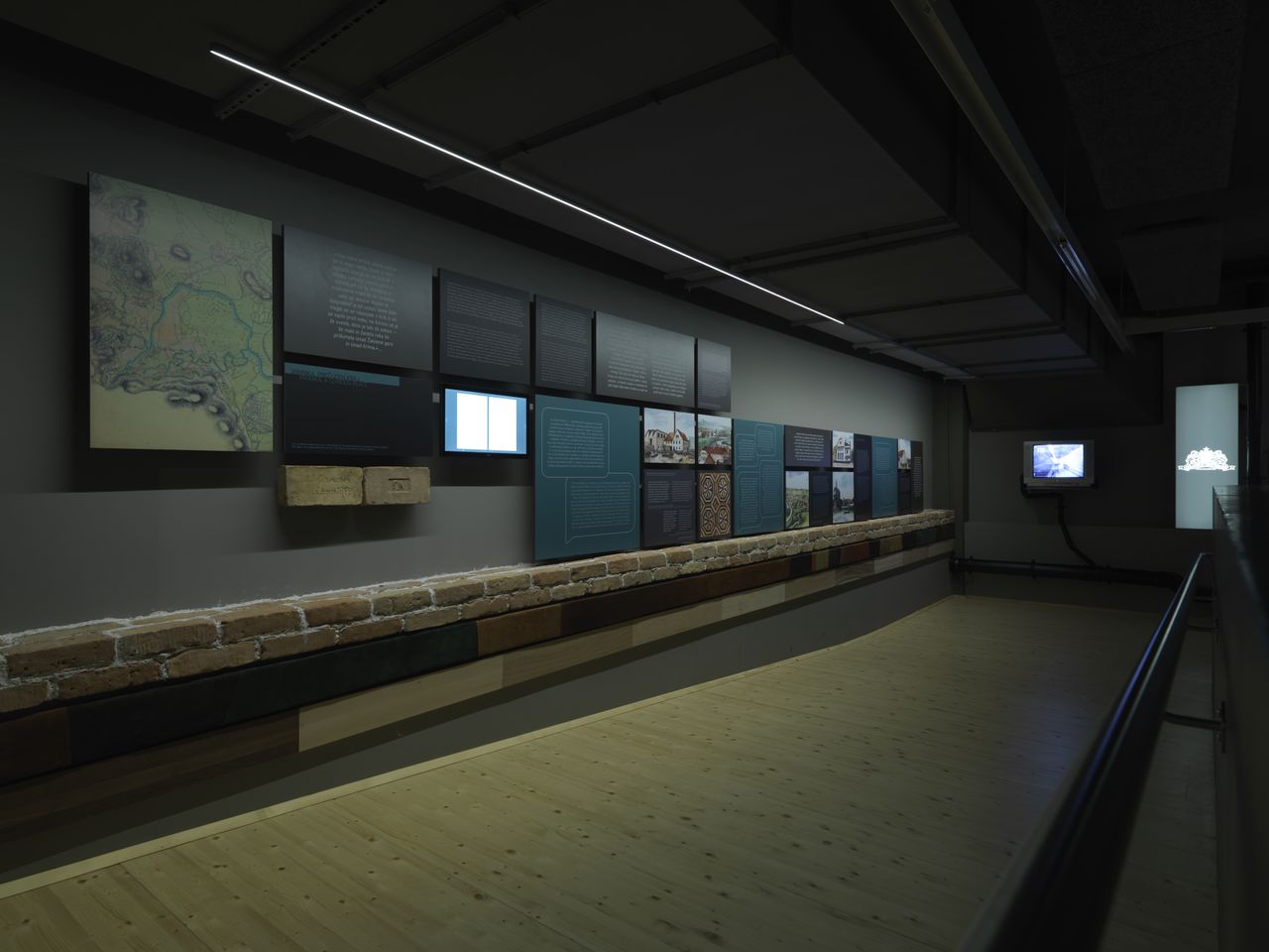 File:Ljubljanica River Exhibition 2016 Southern Railways construction display Photo Jaka Babnik.jpg