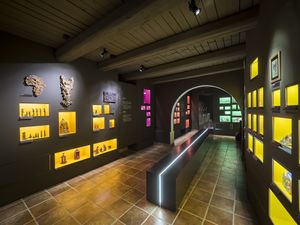 <!--LINK'" 0:218--> contains over 450 Nativity scenes.