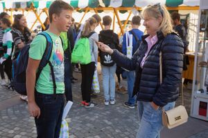 The editor of Časoris Sonja Merljak Zdovc conducting an interview, 2017. Photo: Voranc Vogel