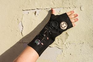 Audible Healing Pressure Points glove developed by Lavoslava Benčič at the <!--LINK'" 0:899--> 2018.