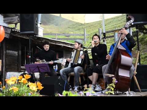 Maja Osojnik Band XS-Sized auf der Steinalm in Saalfelden